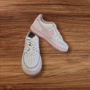 Nike Air Force Kids Sneakers - White and Pink
